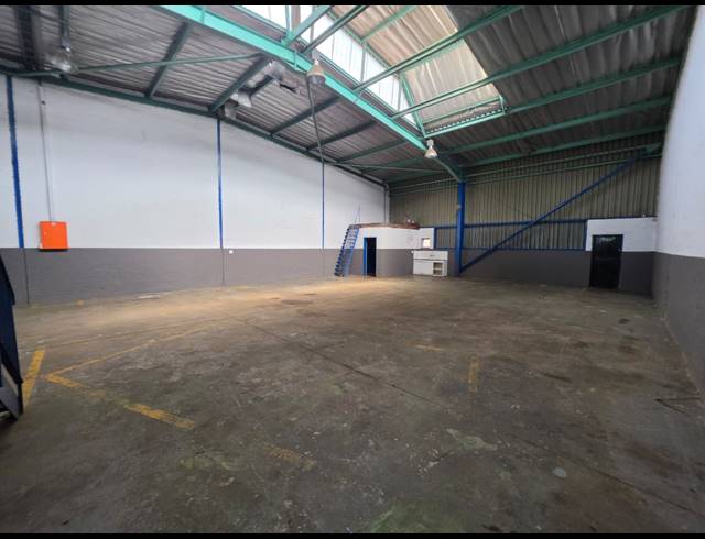 275M² WAREHOUSE TO LET IN STORMILL